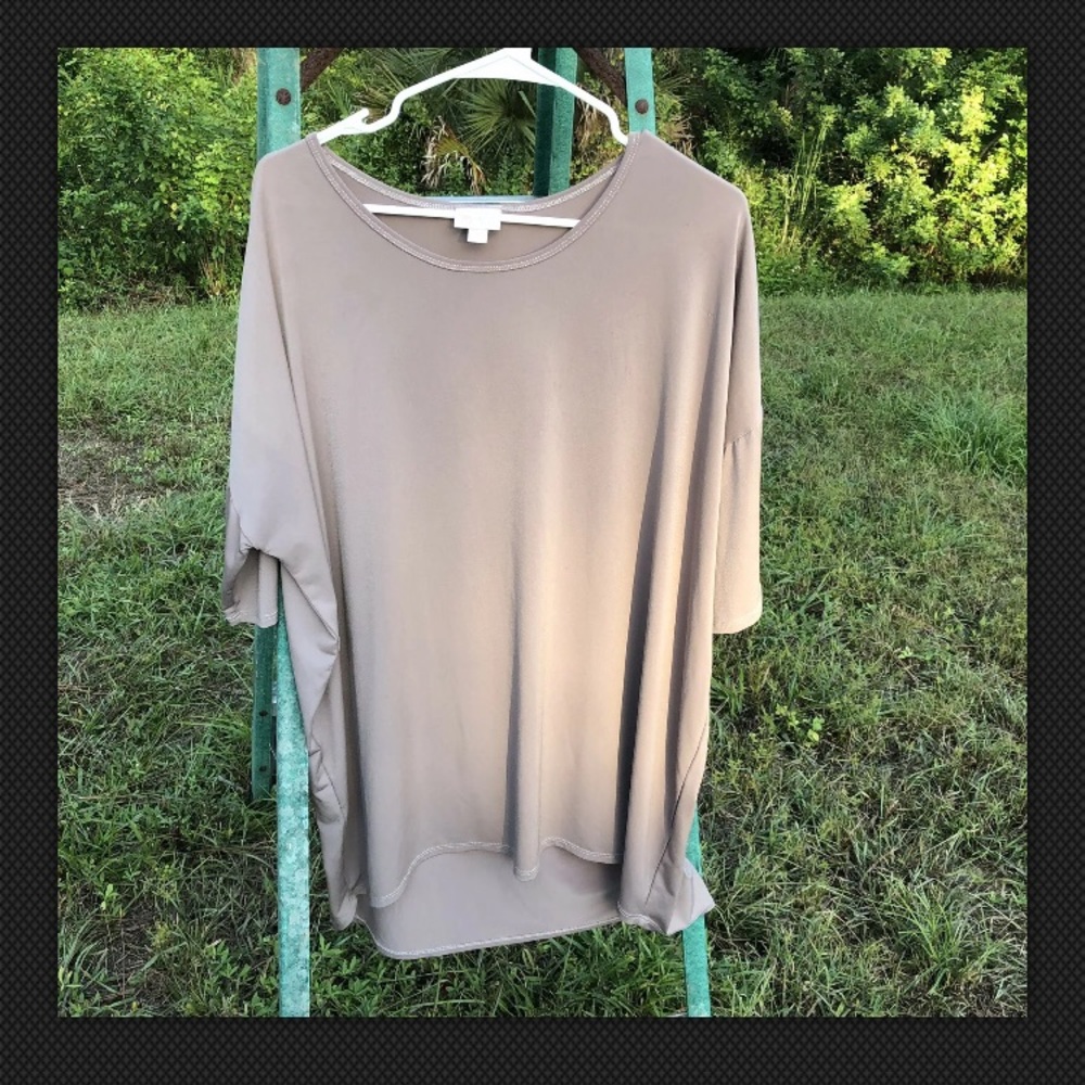 LuLaRoe Top Cocoa Color Size 2 XL Wrinkle Free